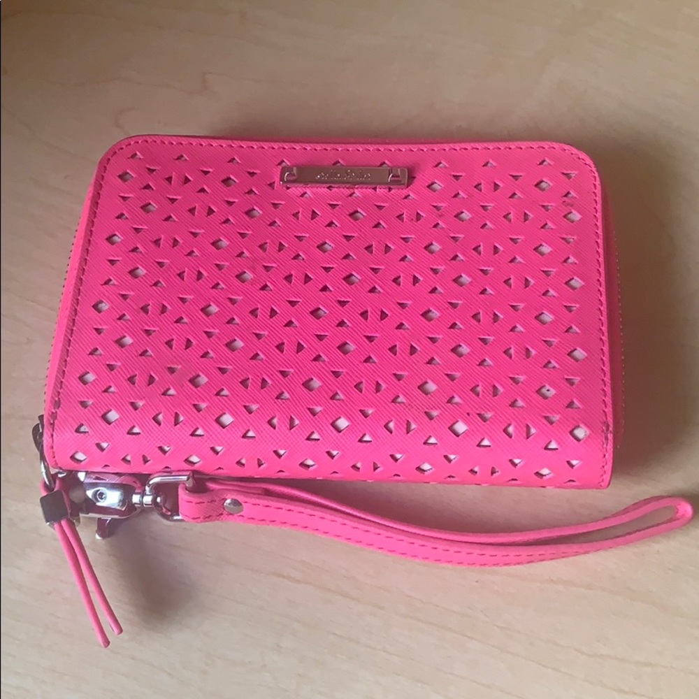 PERFECT PINK CLUTCH